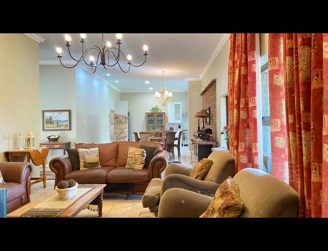 7 BEDROOM FREEHOLD FOR SALE IN SIGNAL HILL